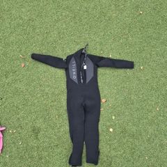 Kids O'Neil wetsuit UK 4