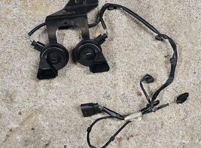 Audi A6 C6 2004-2011 Pair Of Horns 4f0951223 4f0951221