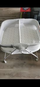 Twin bassinet/co sleeper