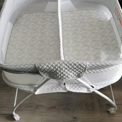 Twin bassinet/co sleeper