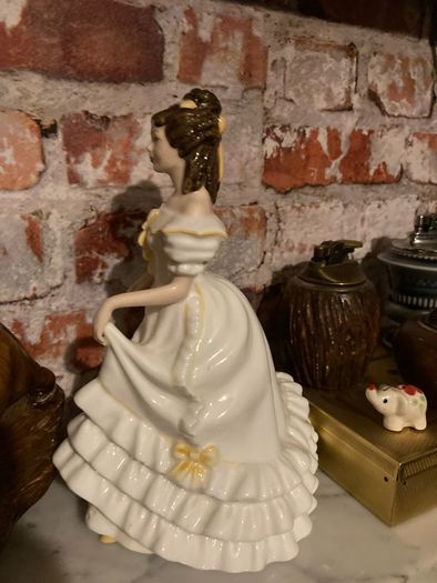 Royal Doulton figurine "Angela"