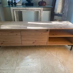 As New - Stunning Wooden TV Table - Coffee Table - Cabinet