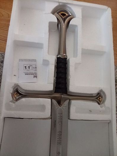 anduril the sword of king elessar