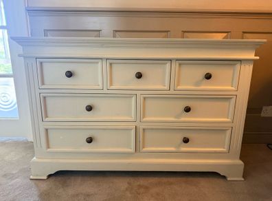 chest of drawers / side table