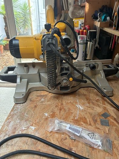 Dewalt Saw