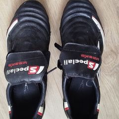 Umbro Speciali leather boots. Like new, worn a couple of times. Size 8