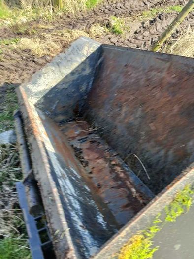tractor bucket