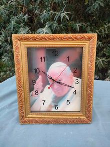 1979 Pope John Paul 11 gilded wall clock