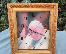 1979 Pope John Paul 11 gilded wall clock