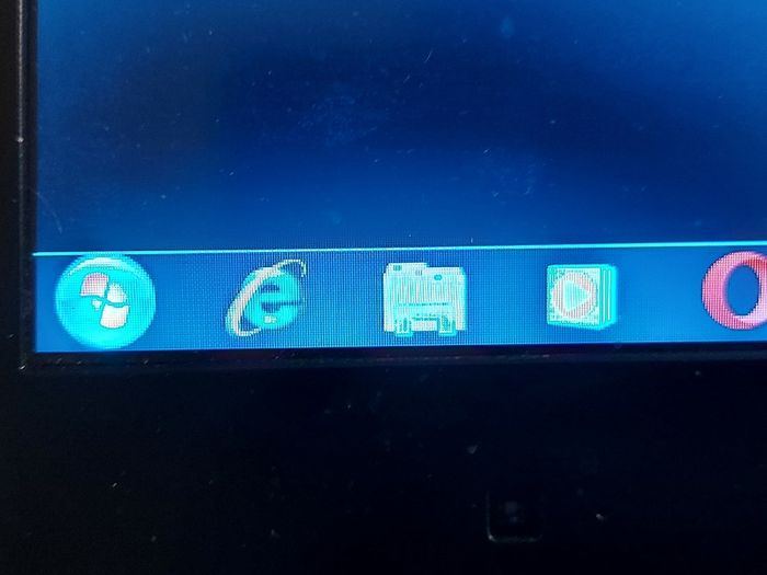Dell Latitude E4300, Intel Core 2 Duo CPU, P9300, 2.27GHz, 3GB Ram,  Windows 7 Ultimate 64bit, Opera, Chrome, etc