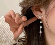 Bow pearl earrings