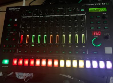 roland tr8s