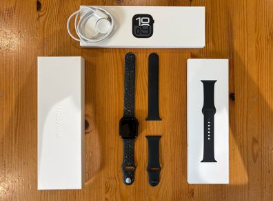 Apple Watch Series 10 42mm + 2 Bands + Box & Charger