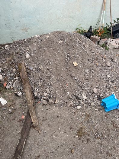 gravel/sand/rubble mix
