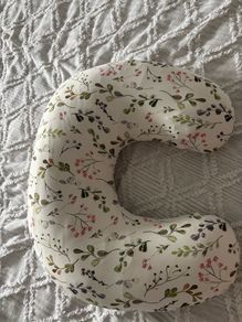 breastfeeding pillow