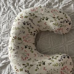 breastfeeding pillow