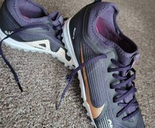 REDUCED Soccer shoes