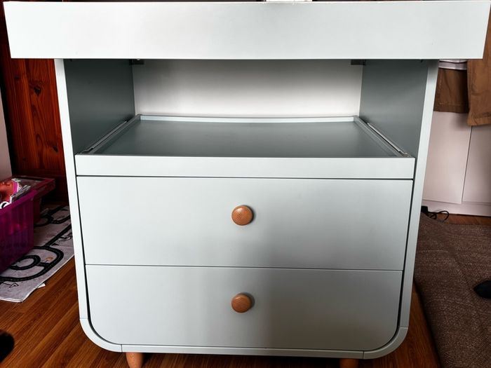Changing table
