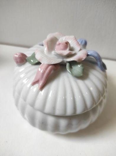 Vintage Porcelain Trinket Box