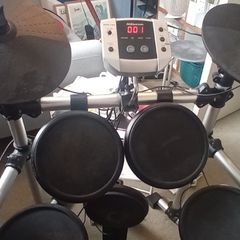 Electronic drum kit