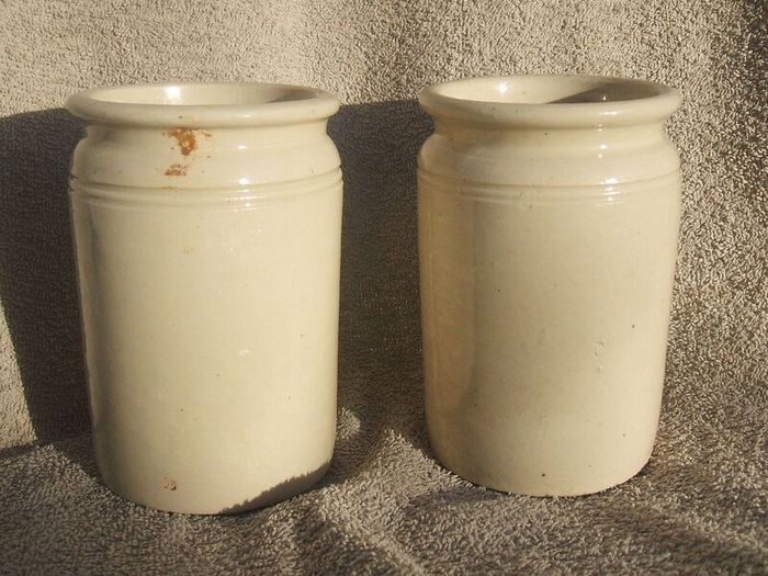 Two antique stoneware jars (c.1910s) - both in excellent undamaged condition (5.5" height)