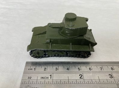Dinky 152a. Light tank. 1937/41. Chain tracks. Rare