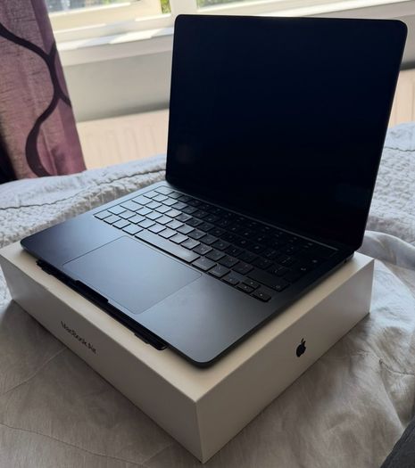 MacBook Air 2022 M2 (Midnight Colour)