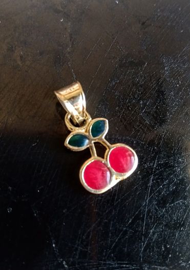 14ct solid gold cherry pendant