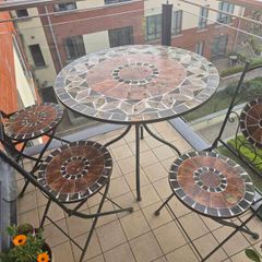 garden table + chairs
