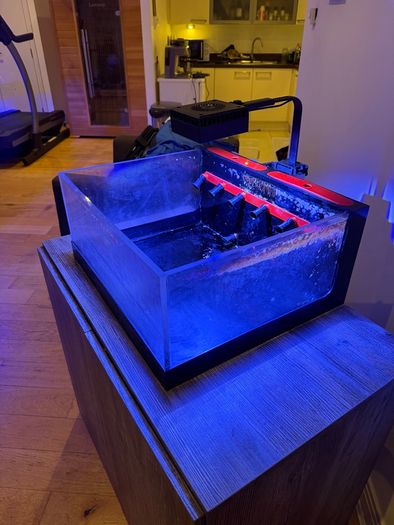 Marine Aquarium Frag Tank, light, pump and Cabinet