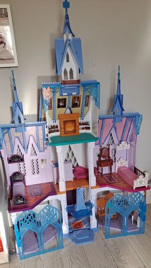 Frozen Elsa castle