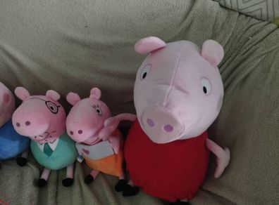 Peppa pig family.