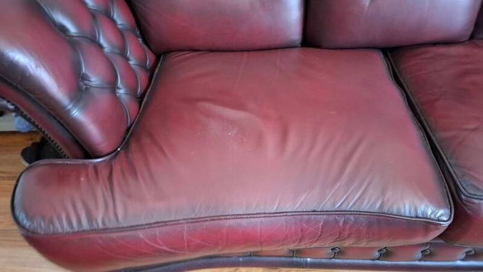 Leather Chesterfield 3 piece suite ( 3-2-1 with sprung pullout bed)