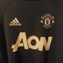 manchester united training jumper Image 2
