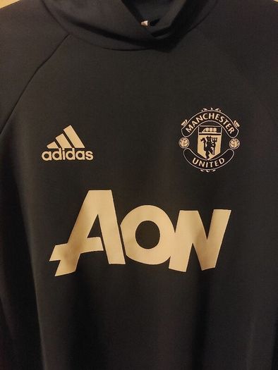 manchester united training jumper