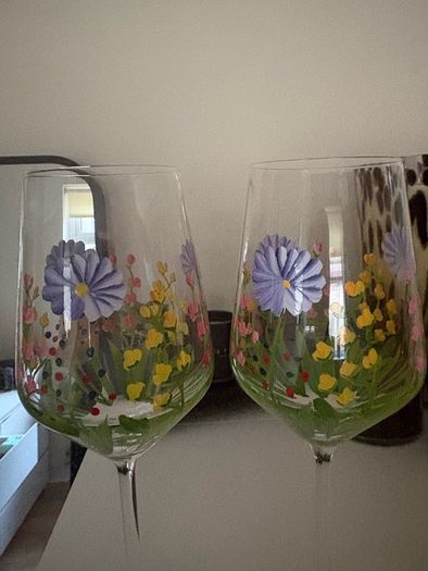Set of 2 wine glasses