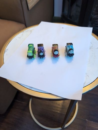 4x Thomas & Friends Minis Glow in the Dark Collection