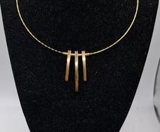 9 ct gold yellow gold chocker necklace