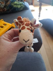 finger puppet x2 giraffes