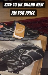 Black ASICS Gel-Quantum 360 VII runners