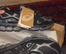 Black ASICS Gel-Quantum 360 VII runners