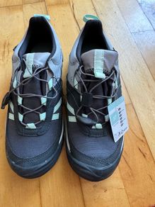 brand new waterproof hiking shoes size 37