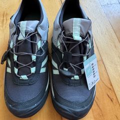 brand new waterproof hiking shoes size 37
