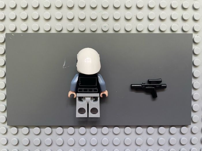lego Star Wars sw0995 Rebel Fleet Trooper minifigure- Male, Vest with Pockets, Light Nougat Neck