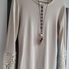 Unbranded beige top with crochet style sleeves Sz M (Fit 10-12 UK)