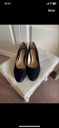 Clarks smart black shoes size 6.5 - v comfortable