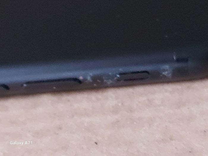 Apple Iphone 7, 32GB, Black, Battery Health 91%, Some screen damage but works fine. Activation lock removed on this phone