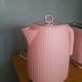 pink electric kettle and toaster Image 2