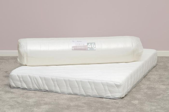 Memory Cool Mattress in White 4ft 6 Double