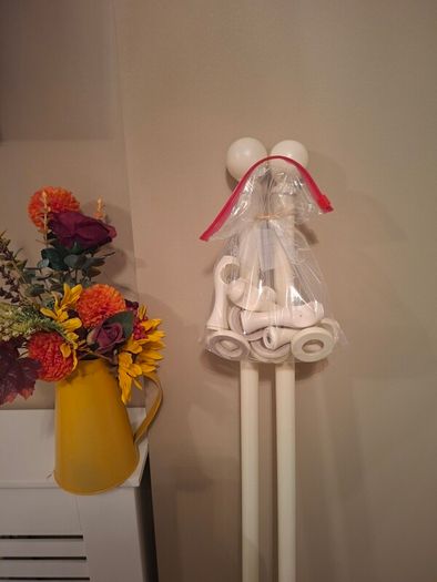 2no. 4ft Cream Wooden Curtain Poles - Excellent Condition